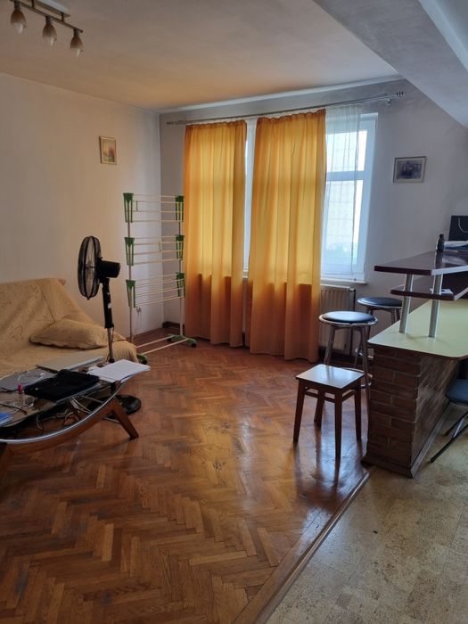 Vand 2 camere zona Gării