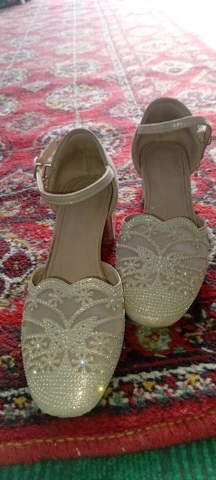 Tufli zudlik bn sotiladi