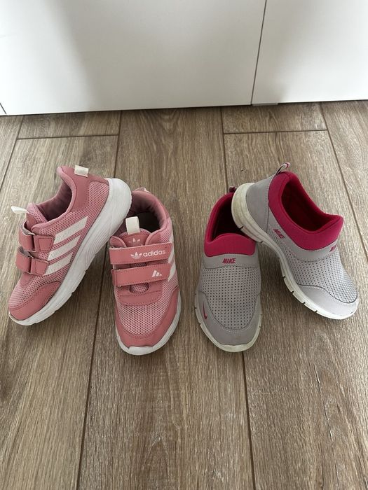 Кроссовки для девочек. Р-р - 33,  Два за 75 тыс