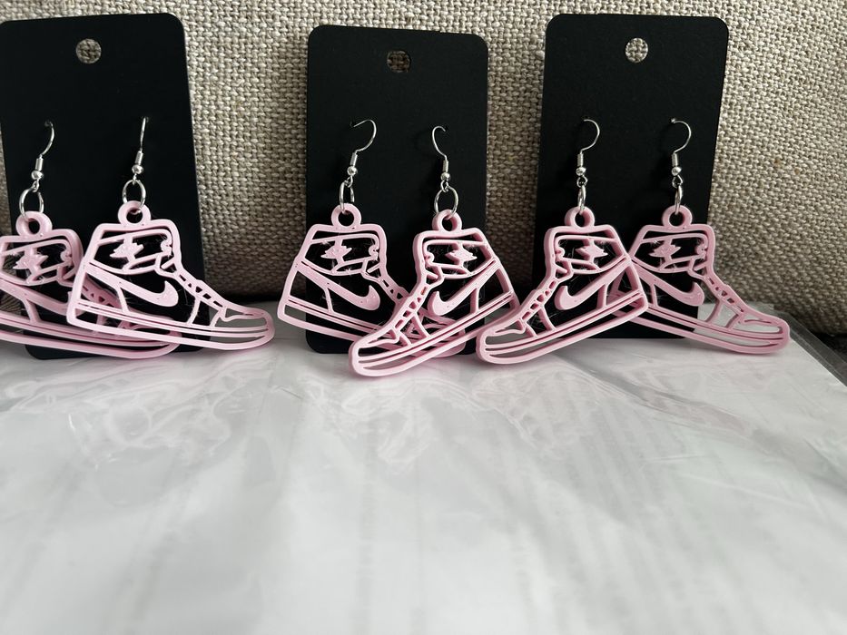 Обеци маратонки найк и други модели на лично