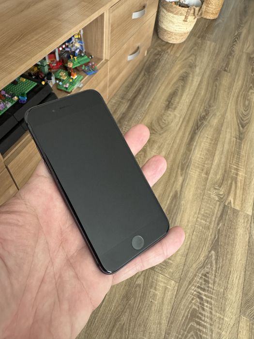 iPhone 8 negru, memorie 64Gb, baterie 97%, cablu, husa, la cutie