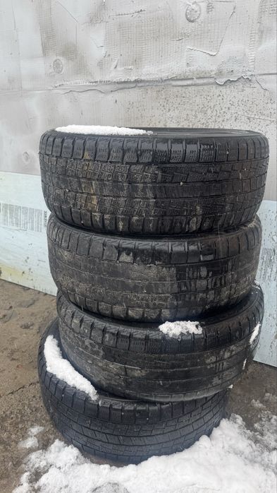 Продам шины 215/55/17