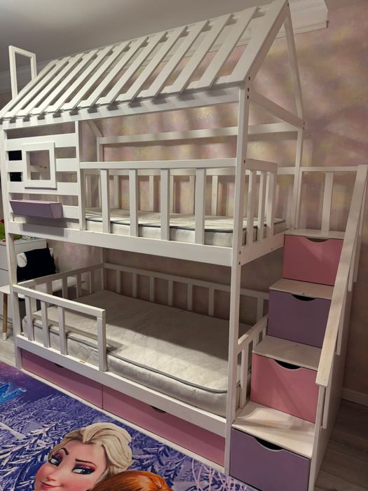 Продам двухярусную кровать в отличном состоянии