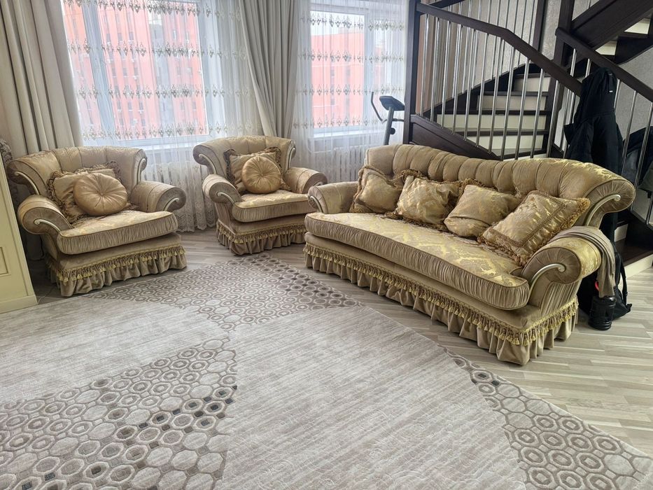 Продам диван с креслом