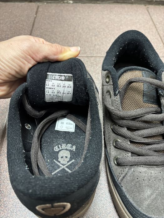 Сникърси/ кецове CIRCA