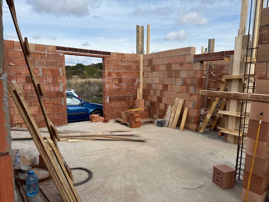 Casă de vânzare la comanda in Pitesti si zonele invecinate