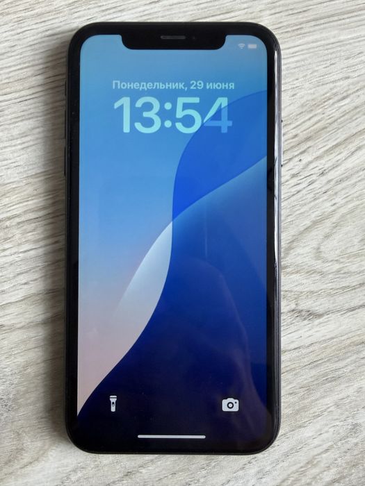 Продам iPhone xr