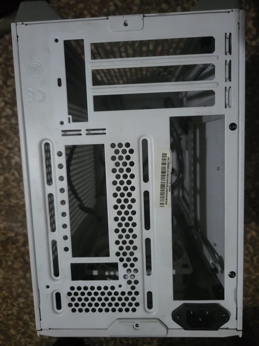Корпус Cooler Master NR200P Mini ITX