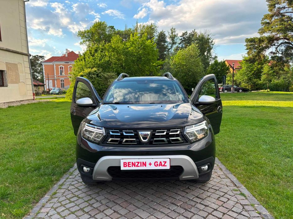 Dacia Duster anul fab-2022-benzin +Gaz.4x2