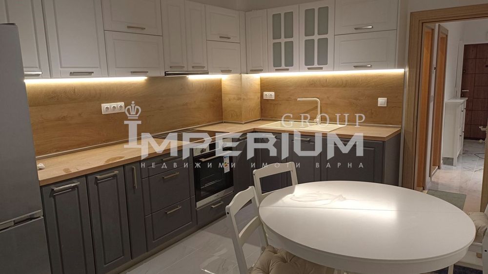 Дава се под наем Тристаен апартамент в Варна, Бриз - 111 кв.м за 797.64 € - Снимка #2