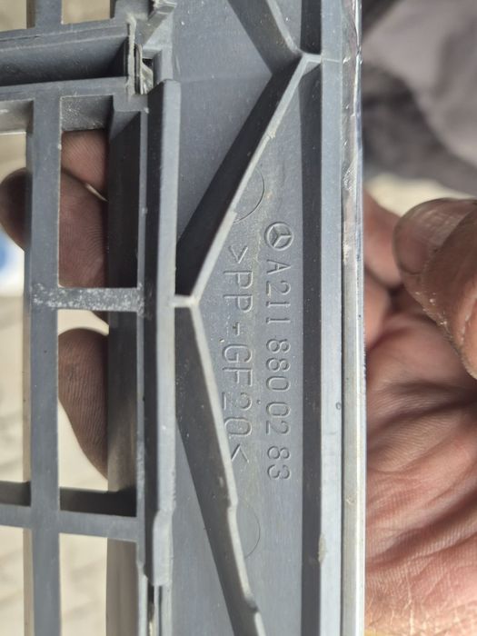 решетка за мерцедес E-class 211