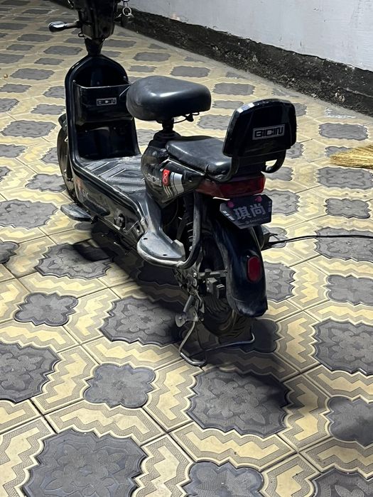 Продам скутер СК8