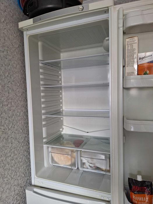 Холодильник Indesit