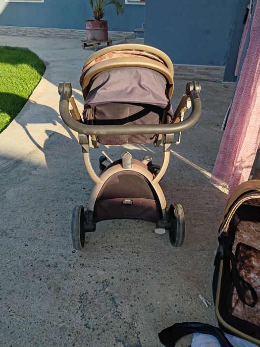 Продавам детска количка.