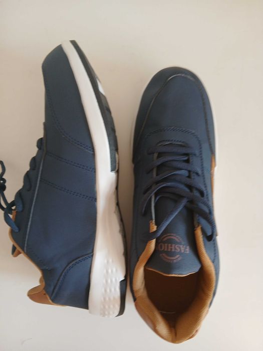 Маратонки, изкуствена кожа, 42 номер