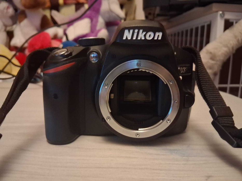 Nikon D3200 + 18–55mm VR | Stare foarte bună | Ideal pentru începători