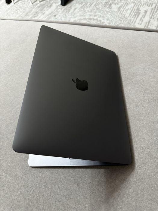 MacBook Air M1 2020 8/256 GB