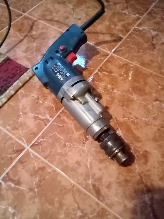 Продавам бормашини и части за тях