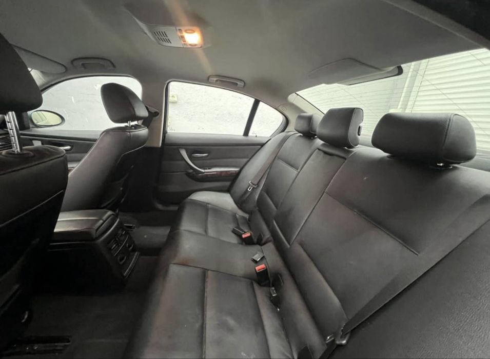 Bmw e90 2,5 i,6 trepte manual.
