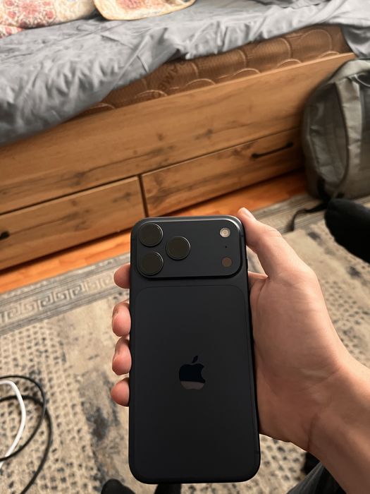 Продам Iphone 17 Pro Max 256gb