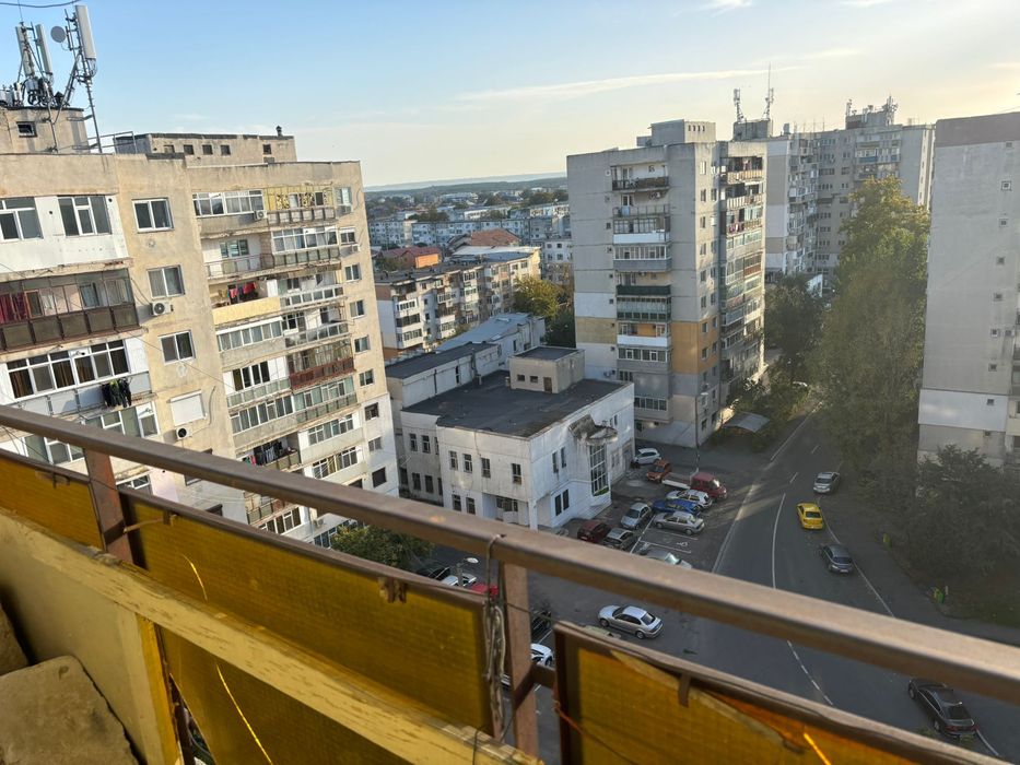 Apartament cu 3 camere, decomandat