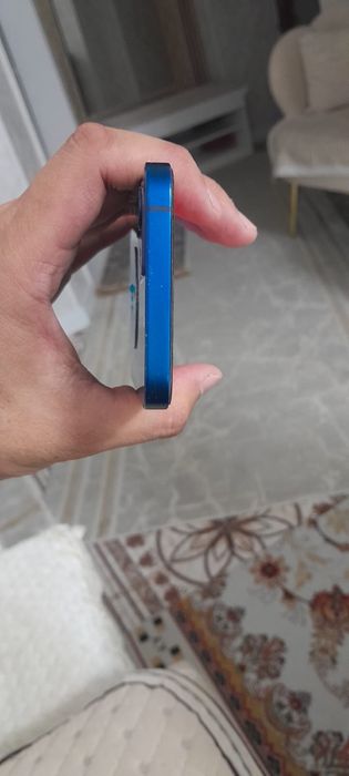 Продам Iphone 12