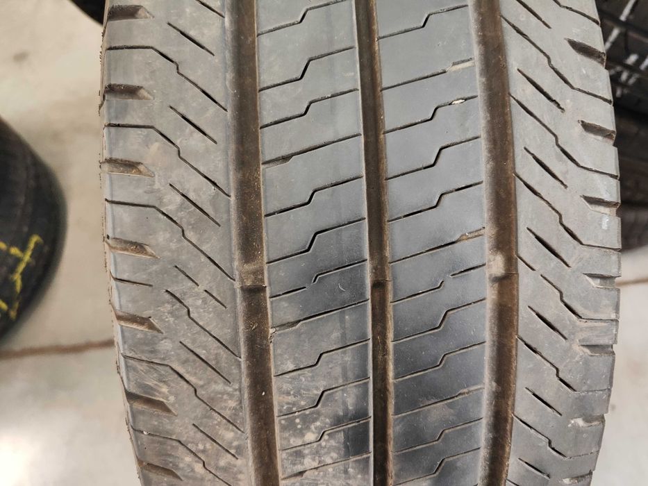 2бр.летни гуми 215/60/17C Continental