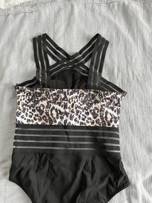 Продам купальники