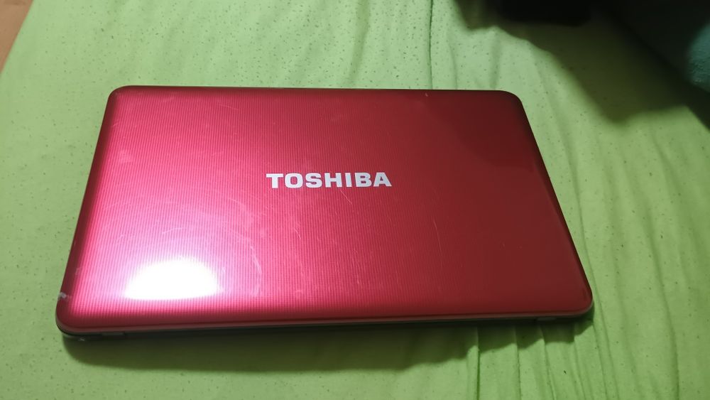 Laptop pentru piese sau reparație. Toshiba c855