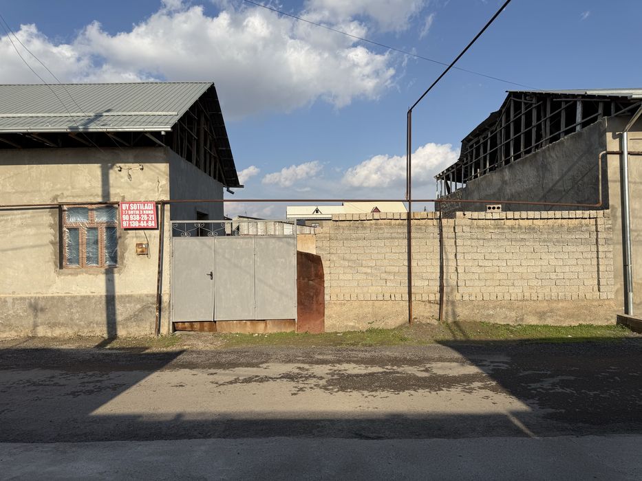 Бардамкол мактаб олди  Нур кочасида йер сотилади