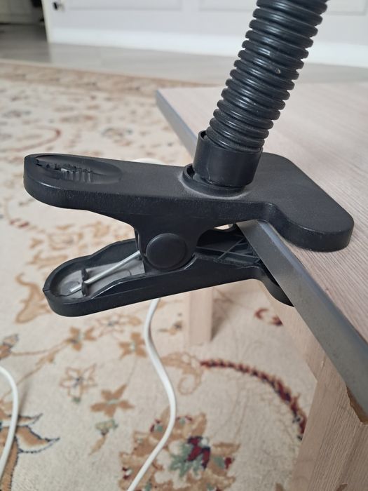 Светильник гибкий прищепка.