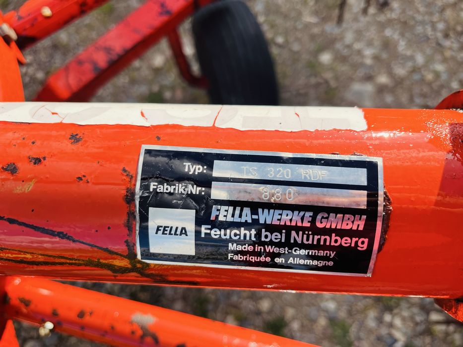 Grebla tip paianjen, paiangen Fella cu 3 roti, 8 brate de adunat fan, iarba, paie, lucerna