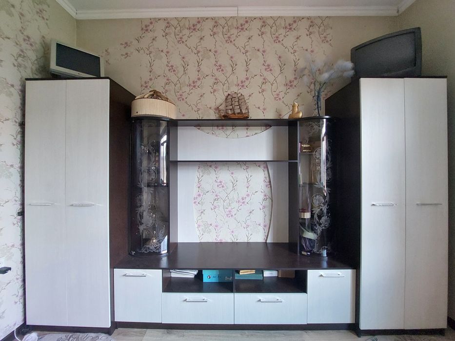 Стенка для посуды