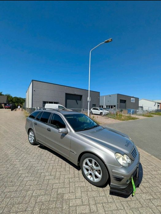 MERCEDES-BENZ C-Class 2004 — imagine 3