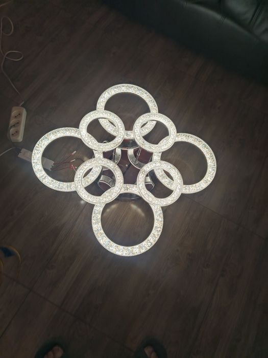 Продам люстру led