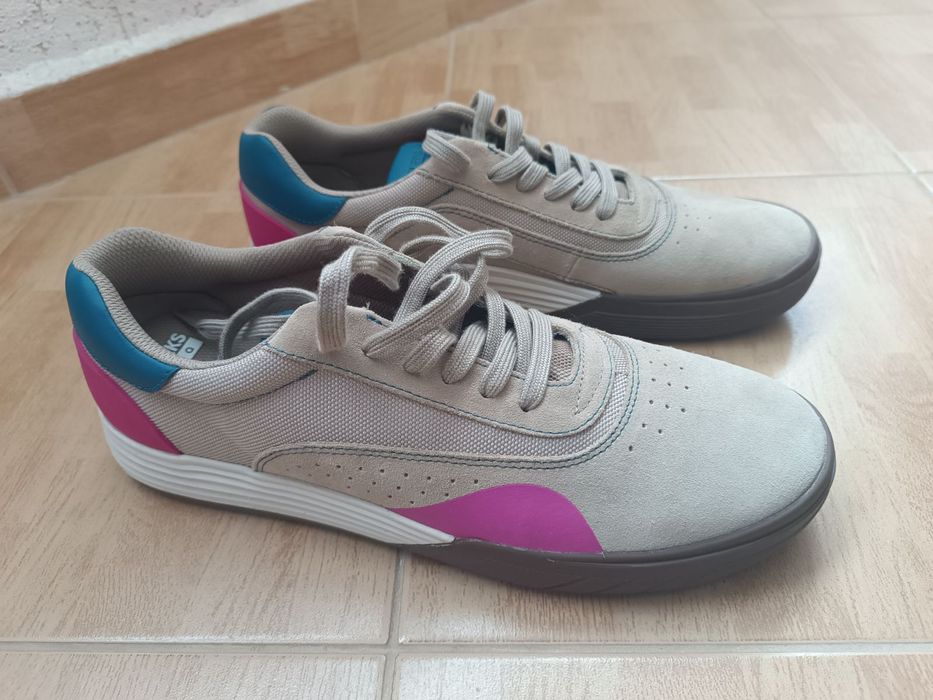 Мъжки нови обувки