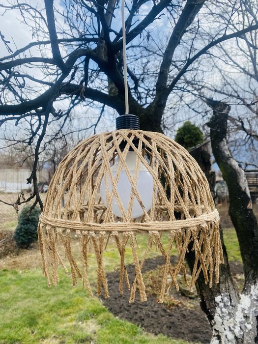 Полилей като произведение на изкуството – ръчна изработка и хармония