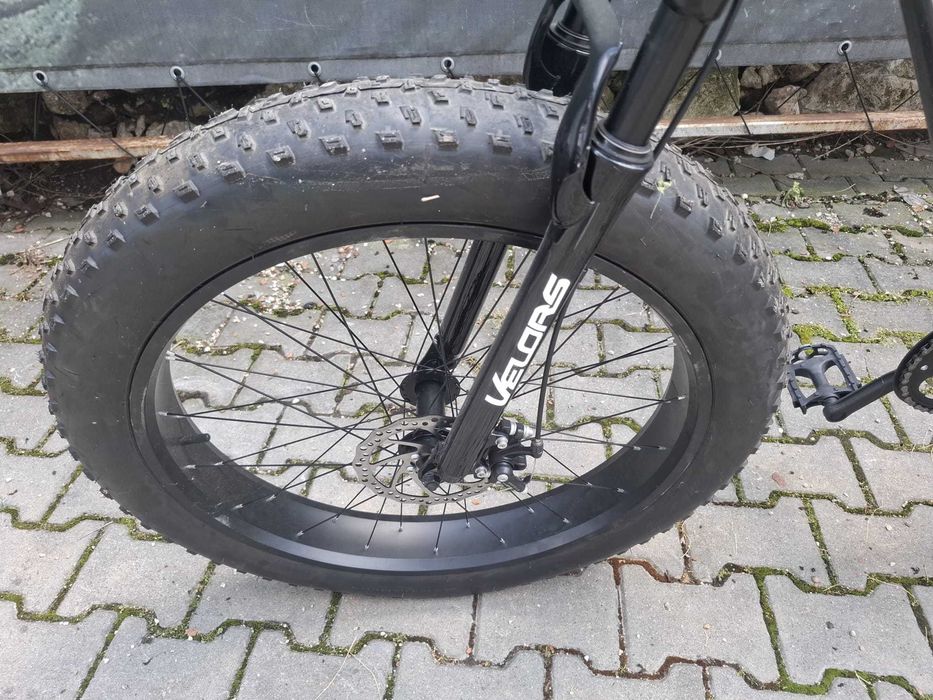 Bicicletă Fat Bike Velors Wolf 2.6, roți 26", frâne pe disc — stare foarte bună