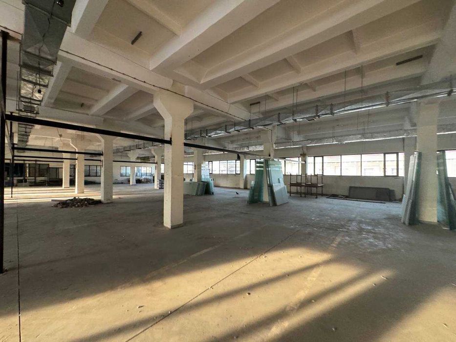 Аренда  ОФИС   Гостиница Россия  1.850м2