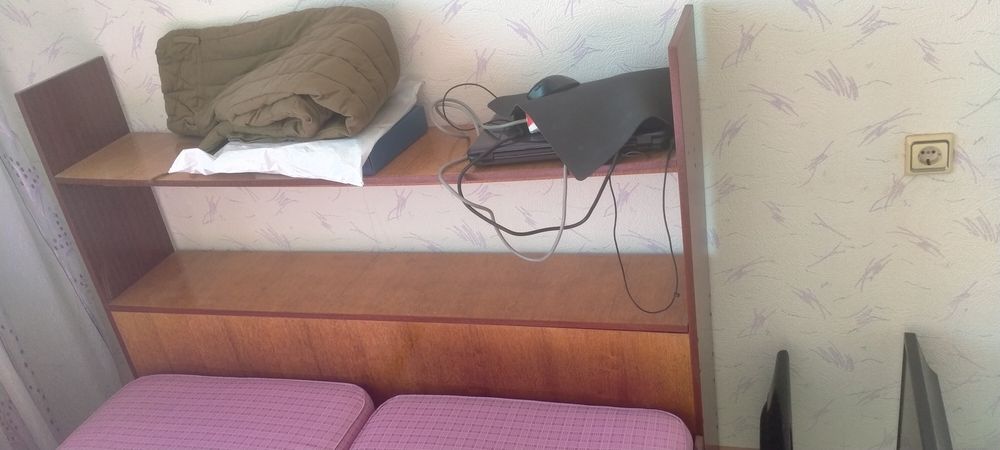 Кровать двуспальная.