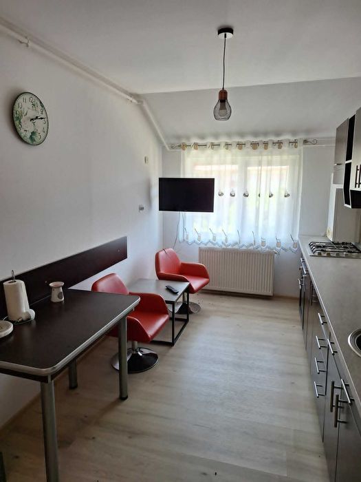 DE ÎNCHIRIAT – Apartament 3 camere, 80 mp, garaj inclus