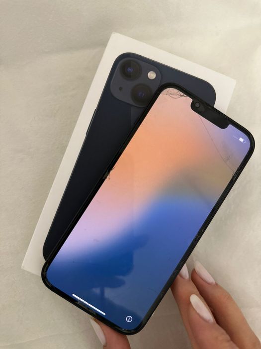 Продам Айфон 13 чёрный