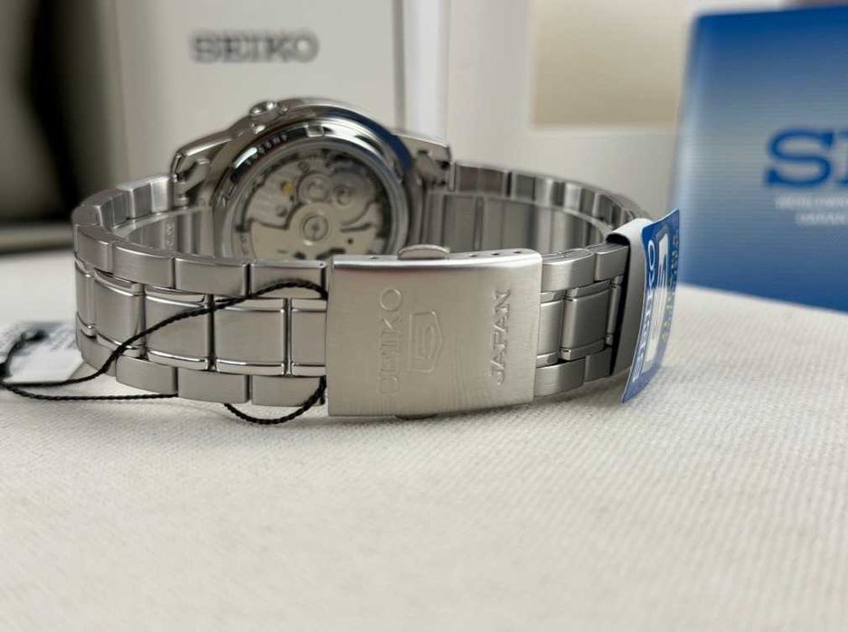 Уникален, нов японски часовник Seiko 5