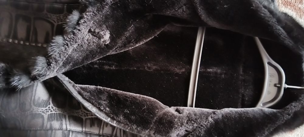 Продам натуральную дублёнку.