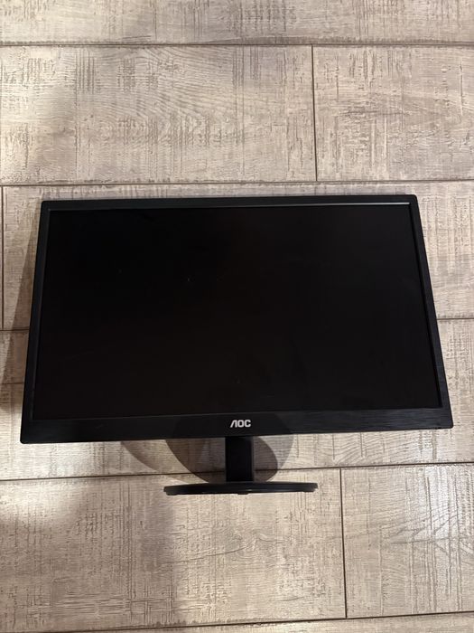 Monitor aoc de 60 de hz  cu diagonala de 21 inch