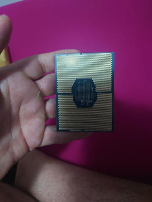 Intel Xeon Silver 4116 12 Core / 24 Threads LGA3647