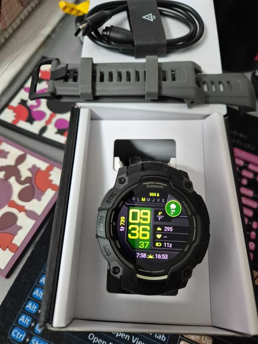 Garmin Instinct 3 Amoled, 50mm, negru, in garanție