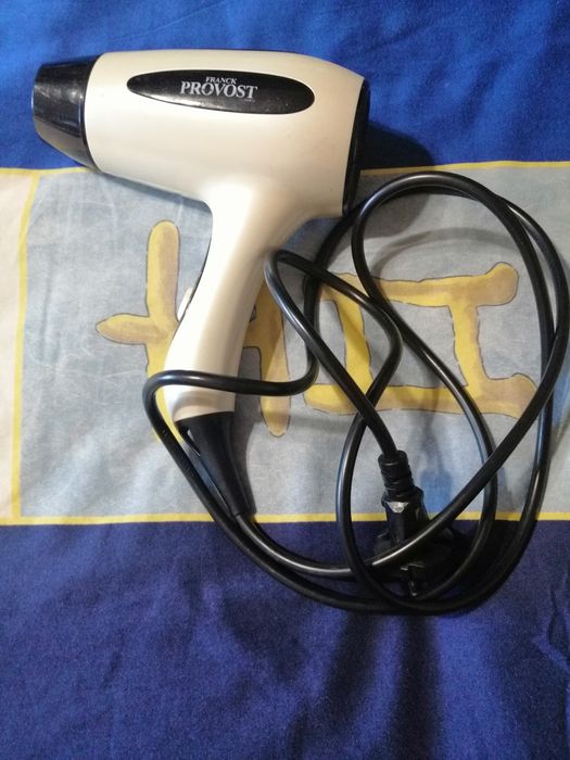 Сешоар "Russell Hobbs
