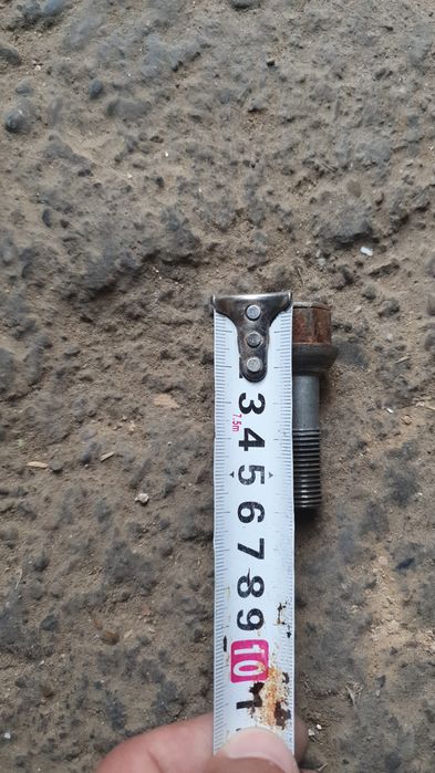 Болты от Мерседес