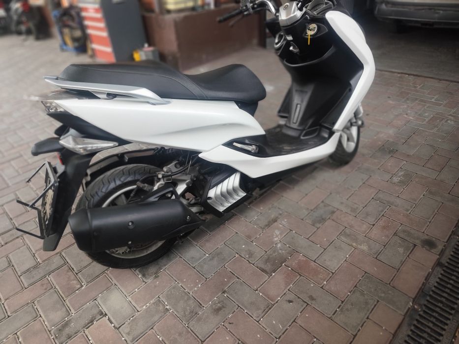 Продам скутер Yamaha majesty s 155